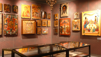 Ikoneja RIISAn seinillä