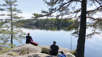 Opiskelijat kevättalkoissa 5.2021 Ilkonsaaressa