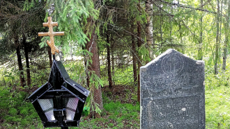 Pyhän Johannes Sonkajanrantalaisen hauta kesällä