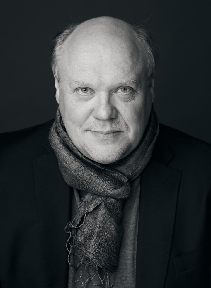 Näyttelijä-kirjailija Hannu-Pekka Björkman