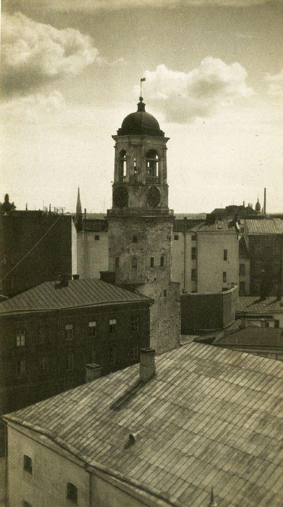 Viipurin vanha tuomiokirkko vanhassa mustavalkoisessa valokuvassa
