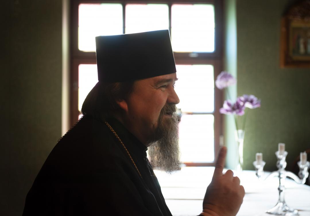 Haminan piispa Sergei Valamon luostarin Trapesa-ravintolassa