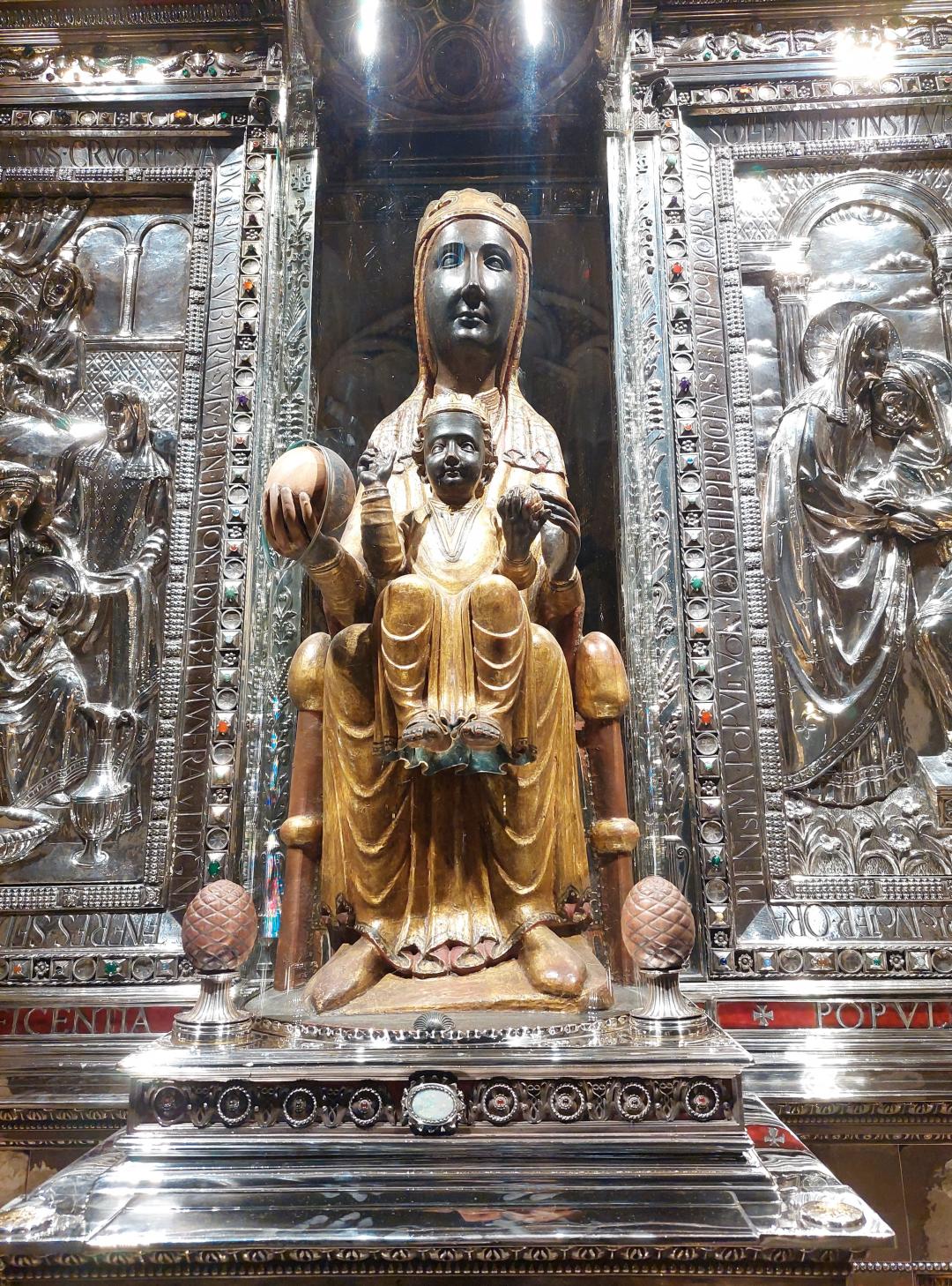 Montserratin basilikan madonna
