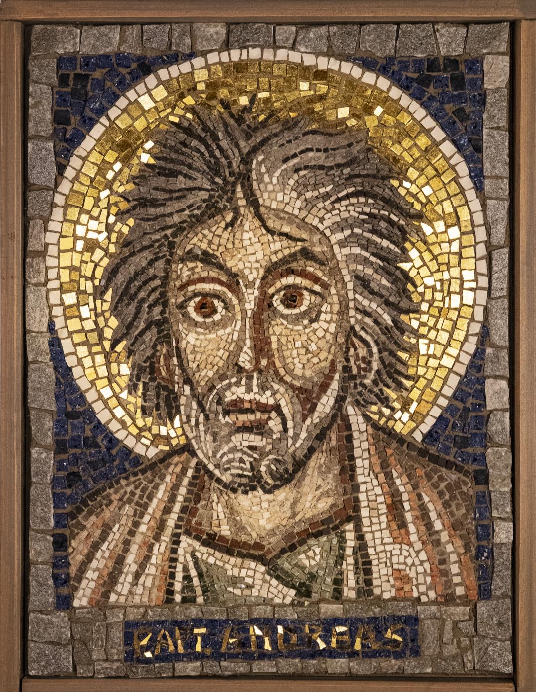 Pyhä apostoli Andreas mosaiikkityöhön ikuistettuna