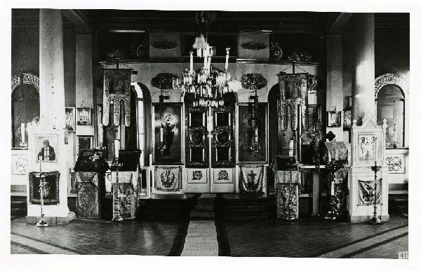 Savonlinnan ortodoksisen Pikkukirkon ikonostaasi mustavalkoisessa kuvassa