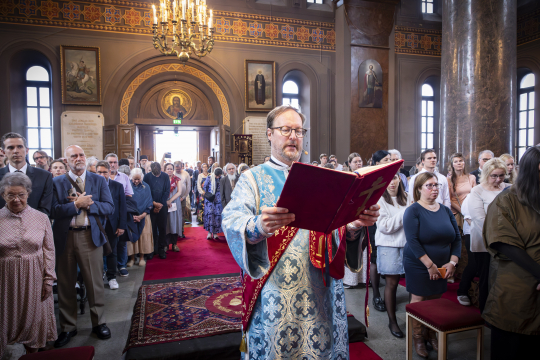 Isä juha-lampinen-patriarkaalisessa-liturgiassa-2023