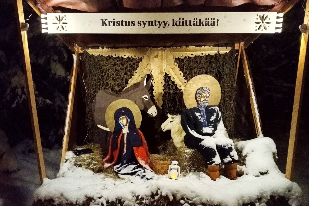 Kristus syntyy - kiittäkää -seimi