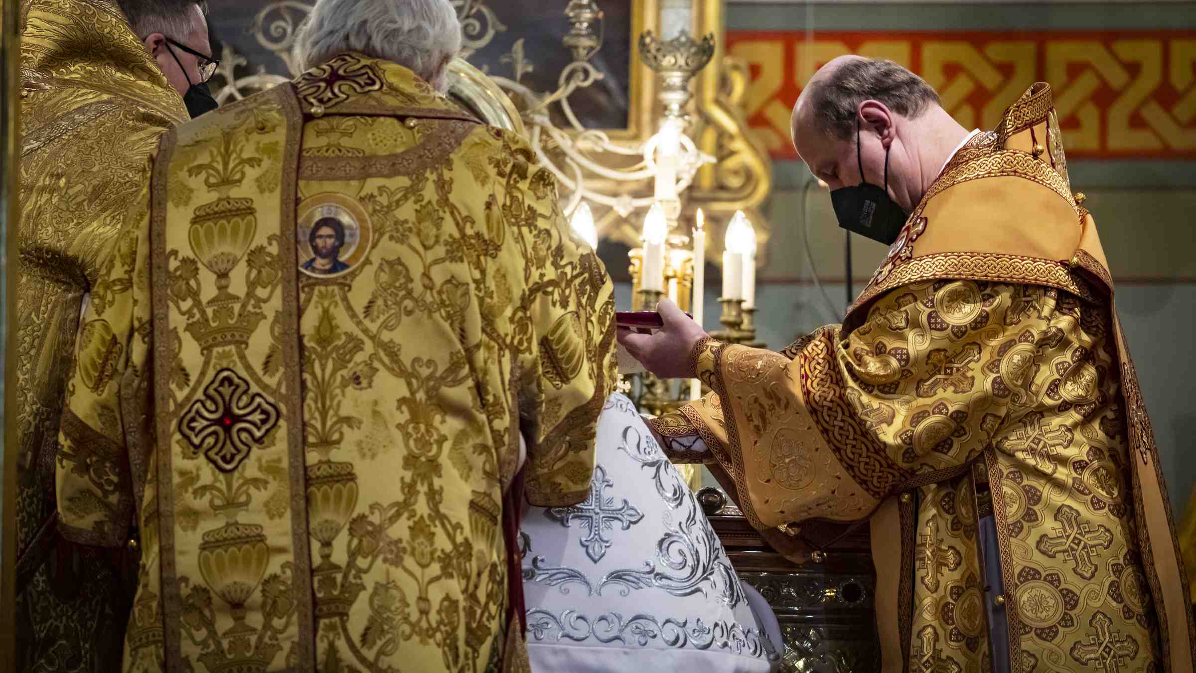 Arkkipiispa Leo ja Suomen ortodoksisen kirkon muut piispat vihkivät arkkimandriitta Sergein piispaksi Uspenskin katedraalissa