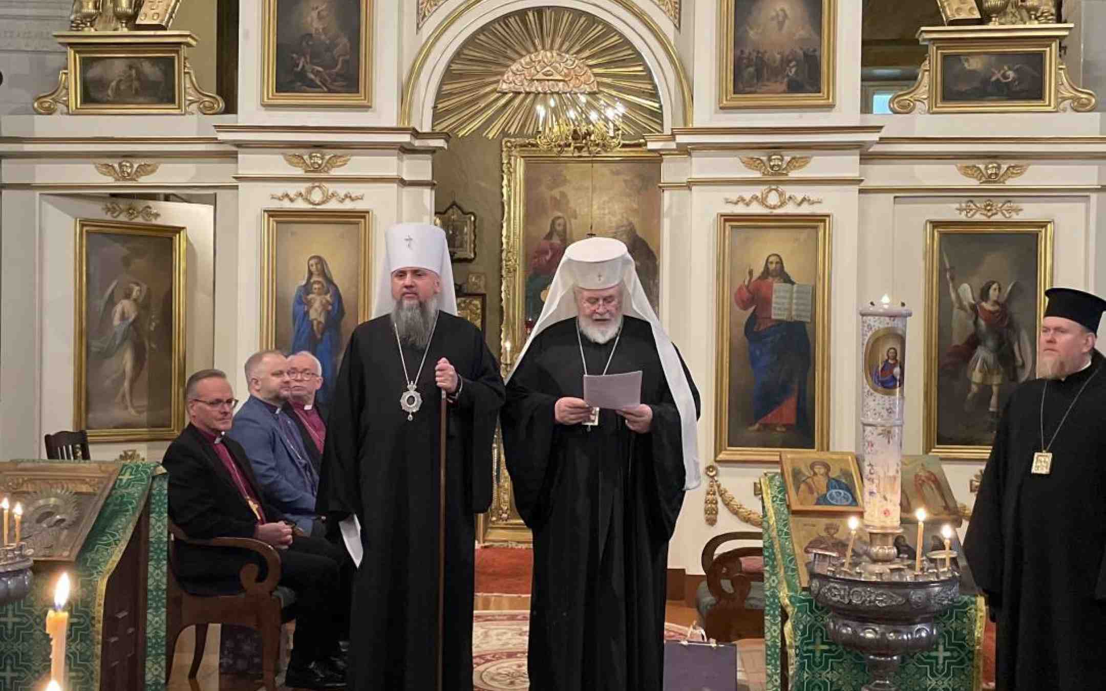 Metropoliitta Epifani ja arkkipiispa Leo Turun ortodoksisessa kirkossa joulukuussa 2023 