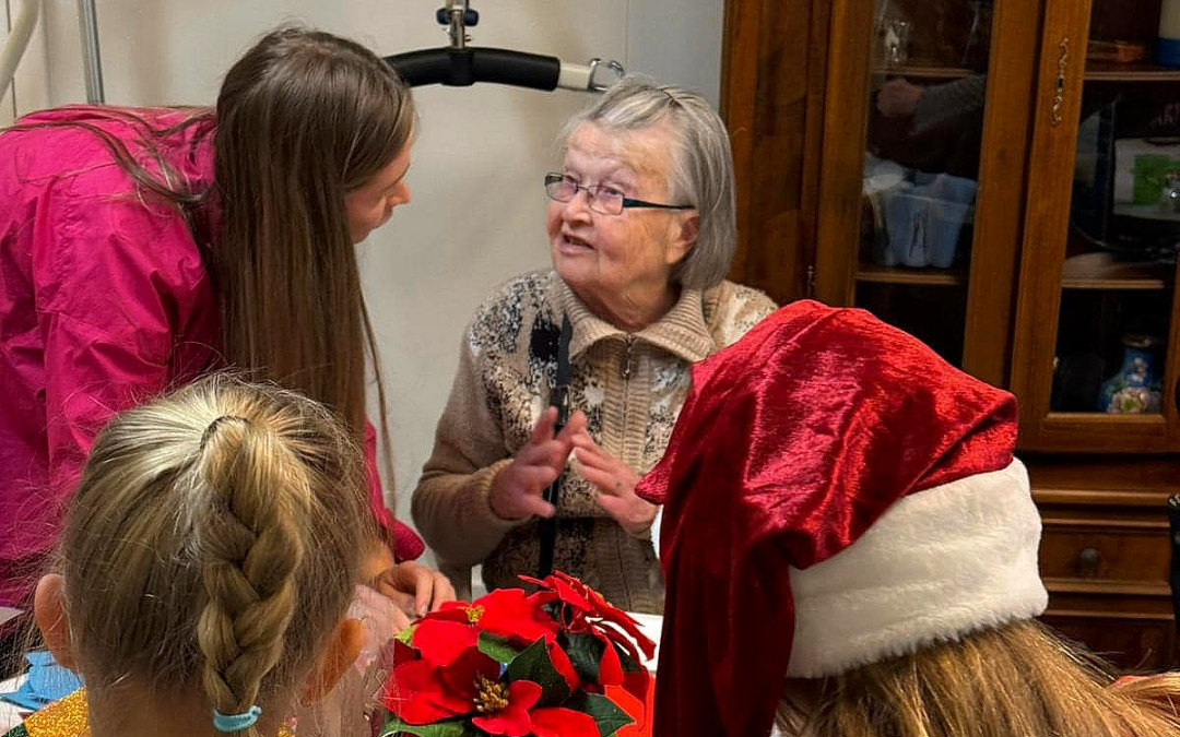 Hoivakoti Helena askartelua