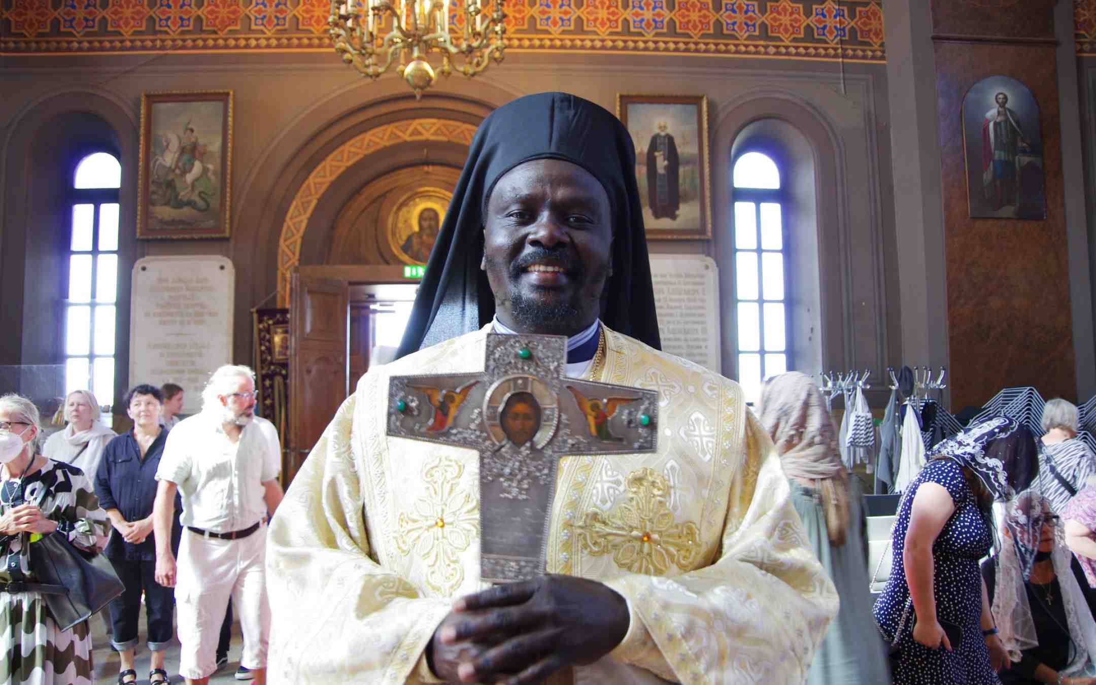 Nyerin ja Mount Kenyan piispa Neofitos Uspenskin katerdaalin praasniekassa 2022