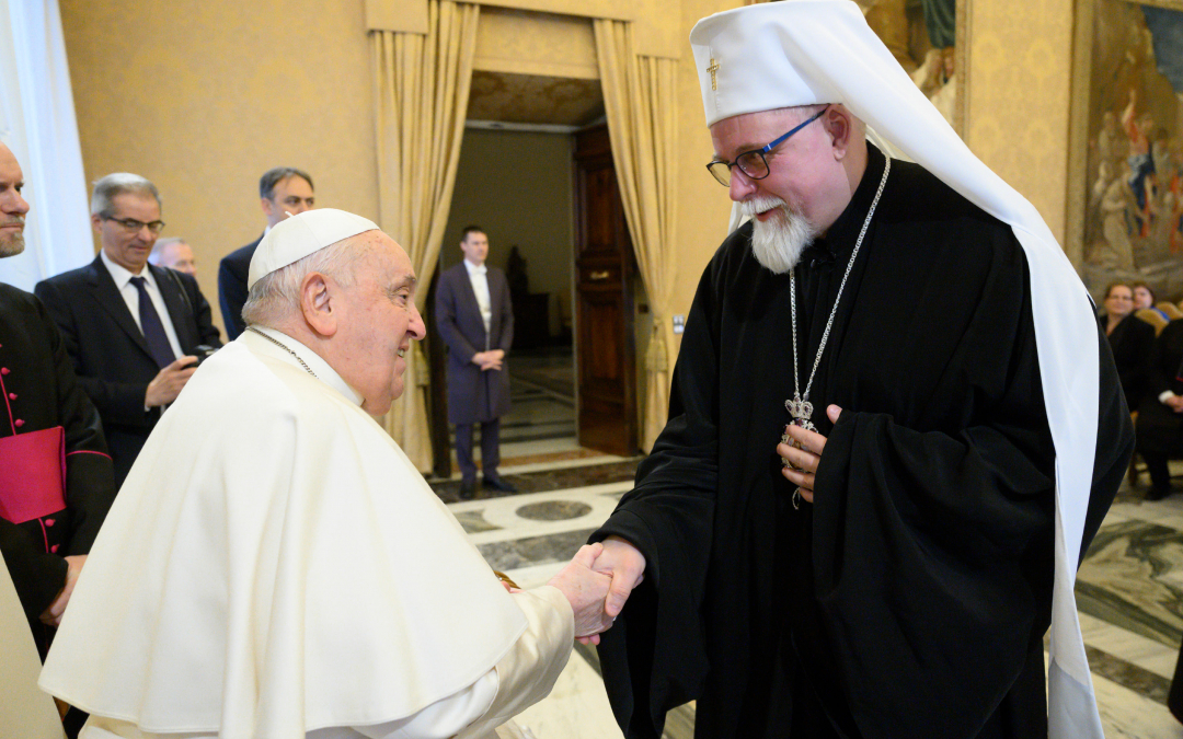 Paavi Franciscus ja arkkipiispa Elia Vatikaanissa 2025