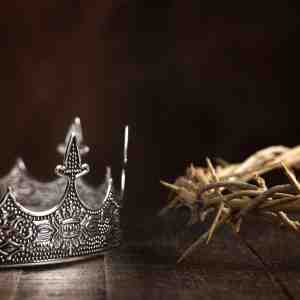 Orjantappurakruunu ja Kristuksen kuninkaan kruunu