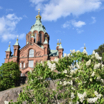 uspenskin-katedraali-2023-ja-kukkivat-syreenit-
