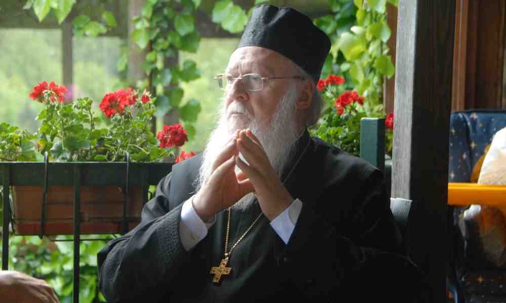 Ekumeeninen patriarkka Bartolomeos mietteliäänä