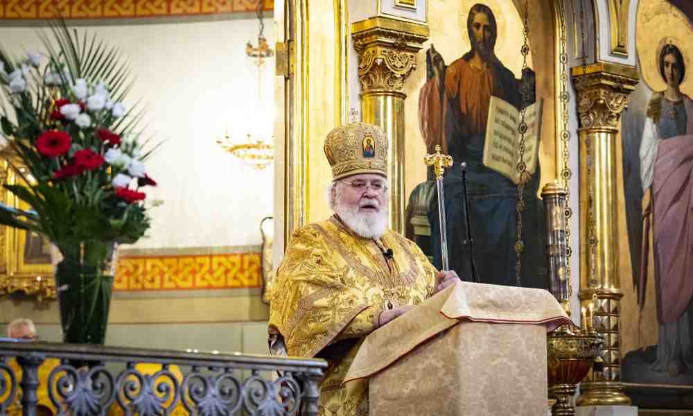 Arkkipiispa Leo Haminan piispa Sergein piispaksi vihkimisessä Uspenskin katedraalissa 2022