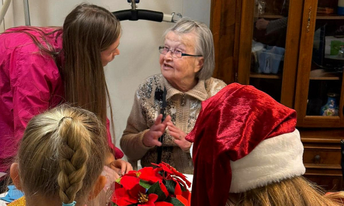 Hoivakoti Helena askartelua