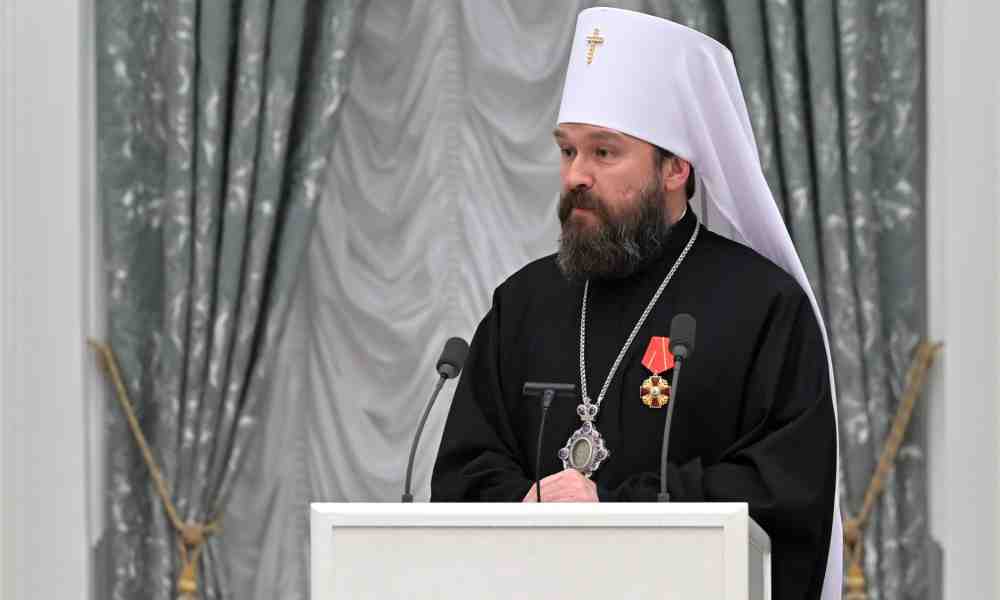 Venäjän ortodoksisen kirkon metropoliitta Ilarion puhumassa yleisölle