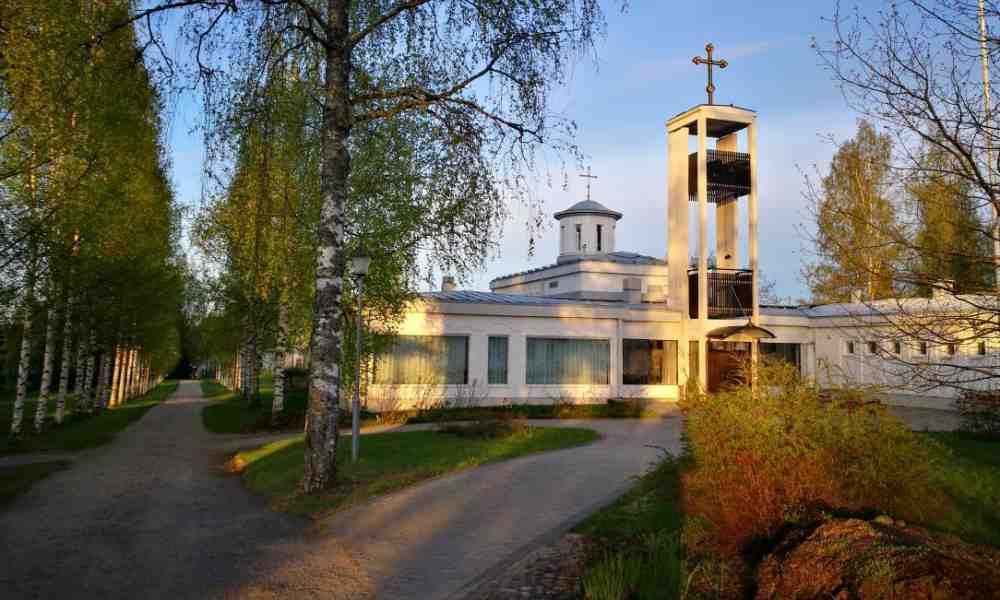 Lintulan luostari Palokissa loppukesällä