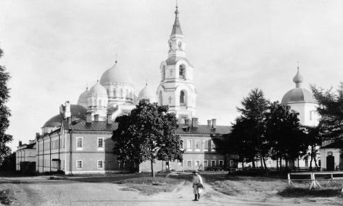Laatokan Valamon luostari vanhassa valokuvassa