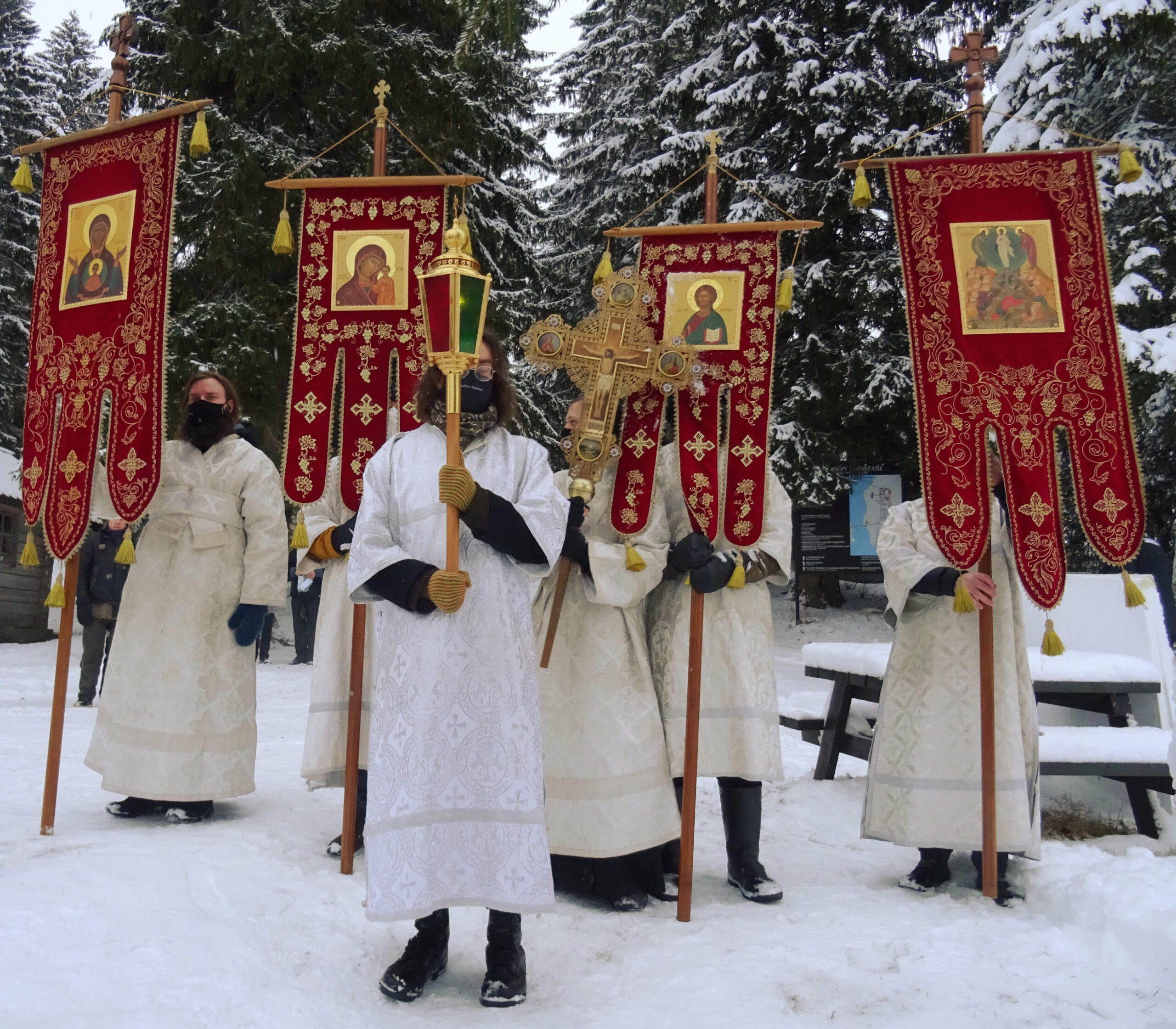 Valamon_luostarin_noviiseja_tistisaatossa