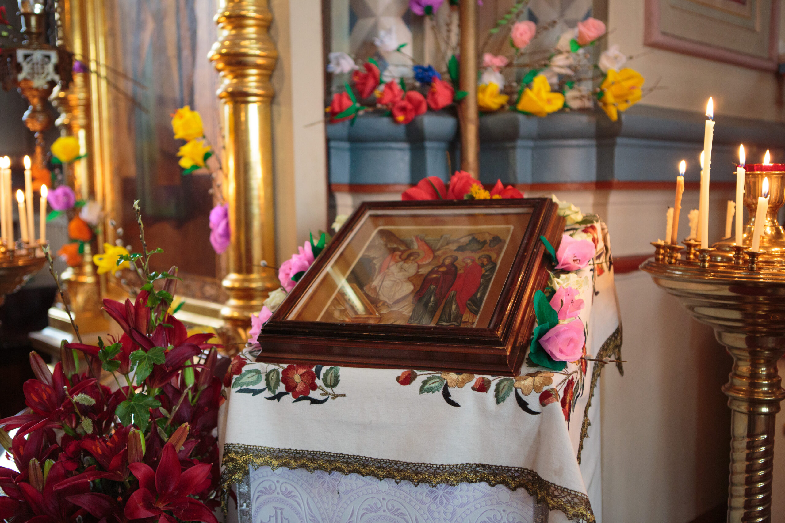 Virpovitsoja_ortodoksikirkossa_Tampereella