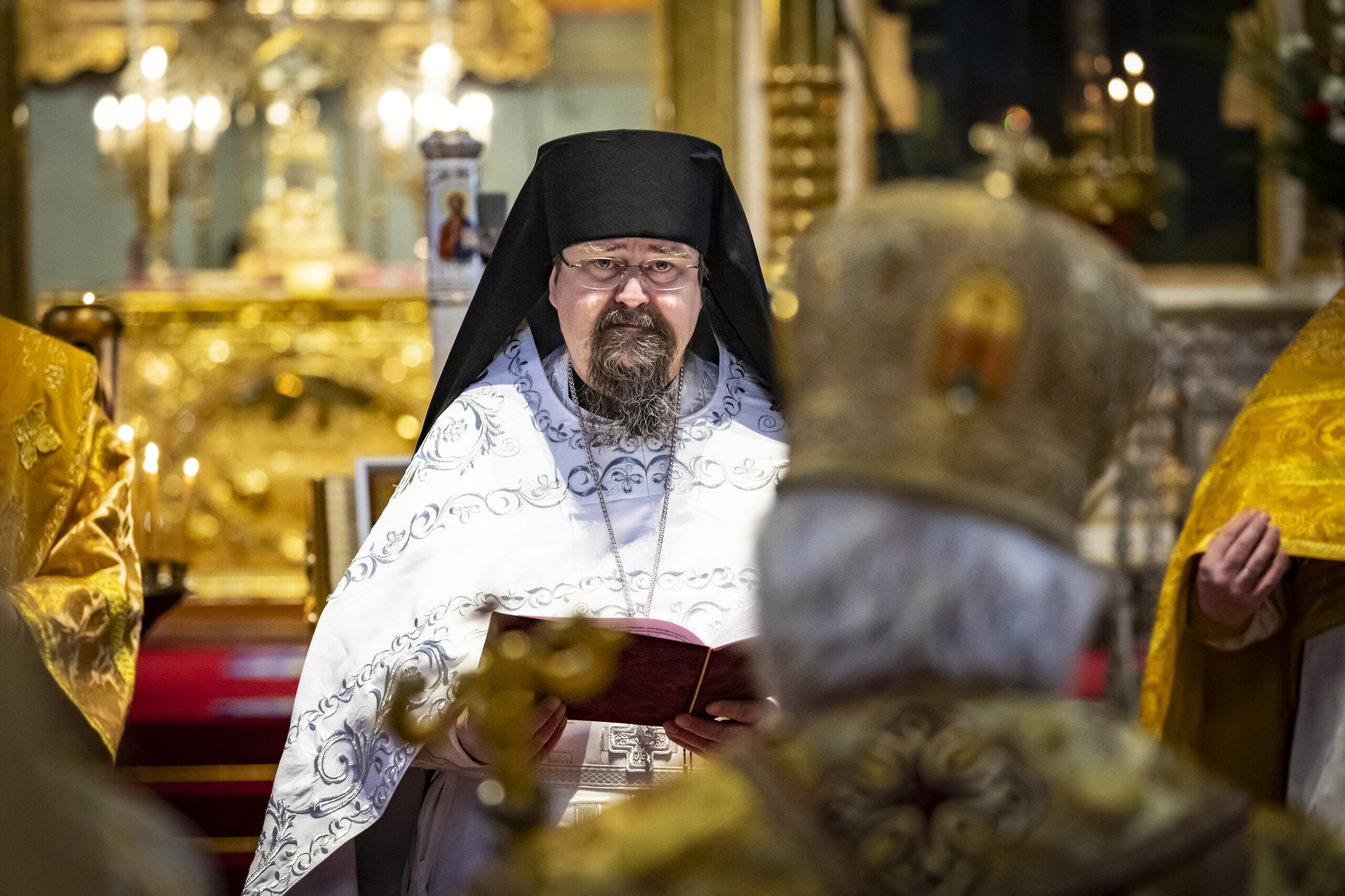 Miksi Jumala sallii sodan? Lue, miten Haminan piispa Sergei vastaa – ja valaa toivoa