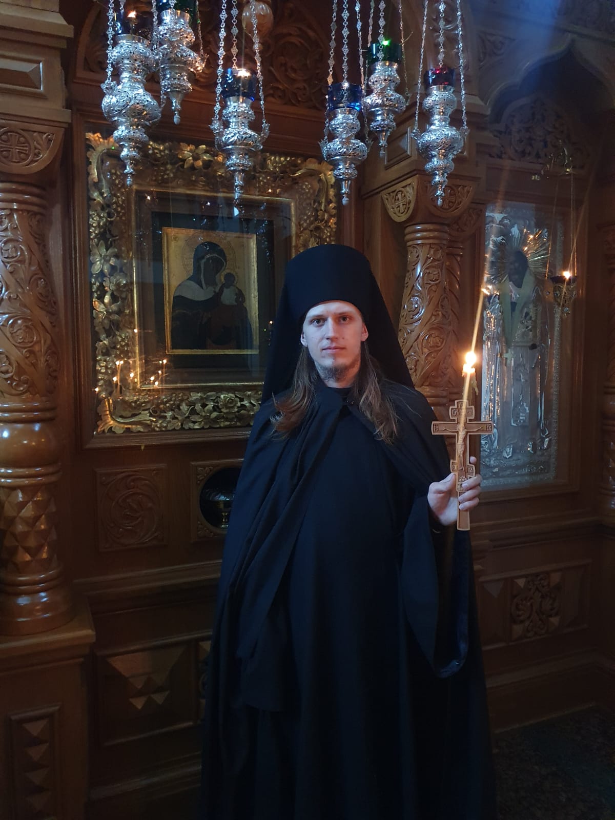 Vastavihitty munkki Rafael Valamon luostarin pääkirkossa