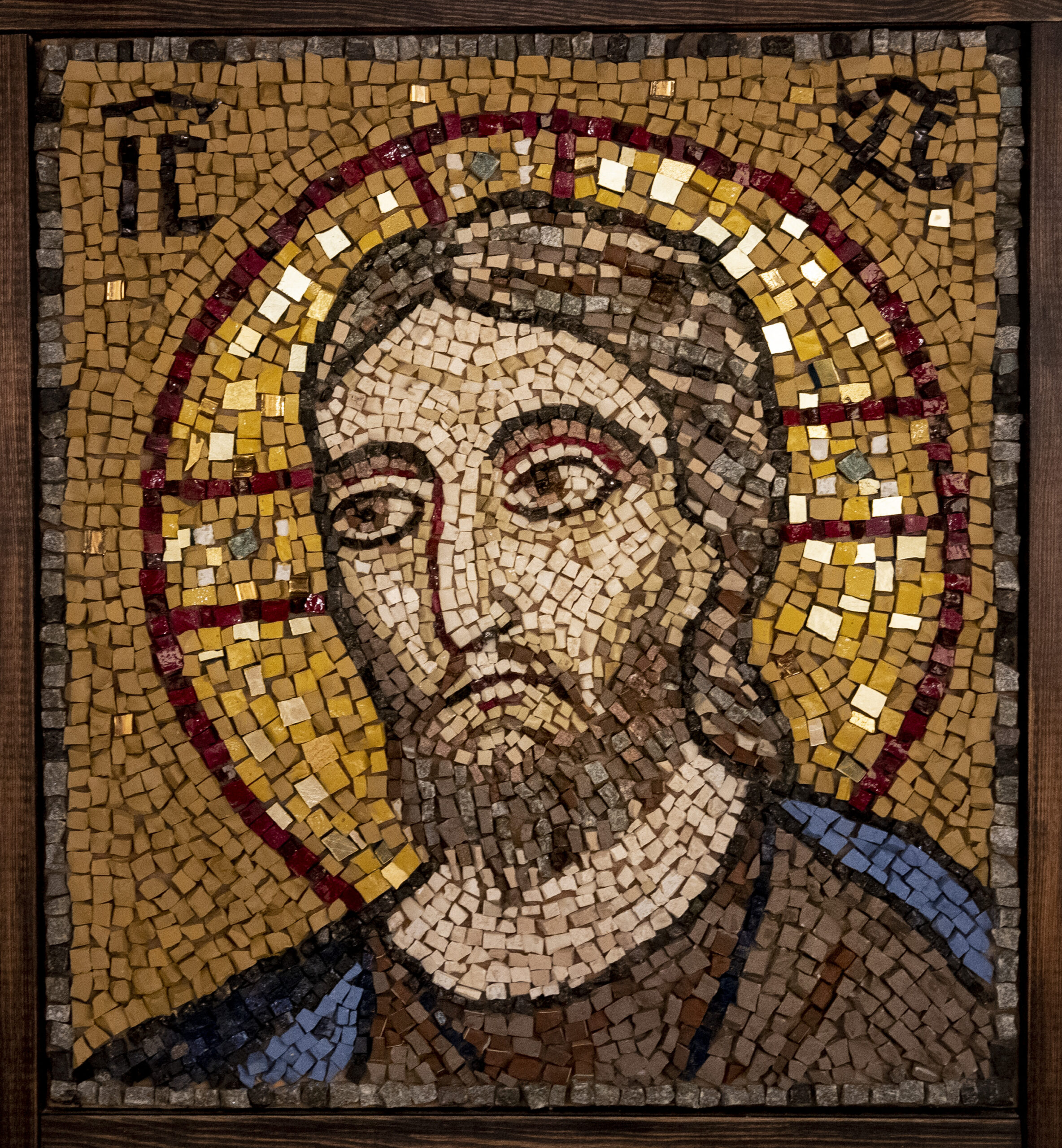 Kristuksen kasvot mosaiikkityöhön ikuistettuna