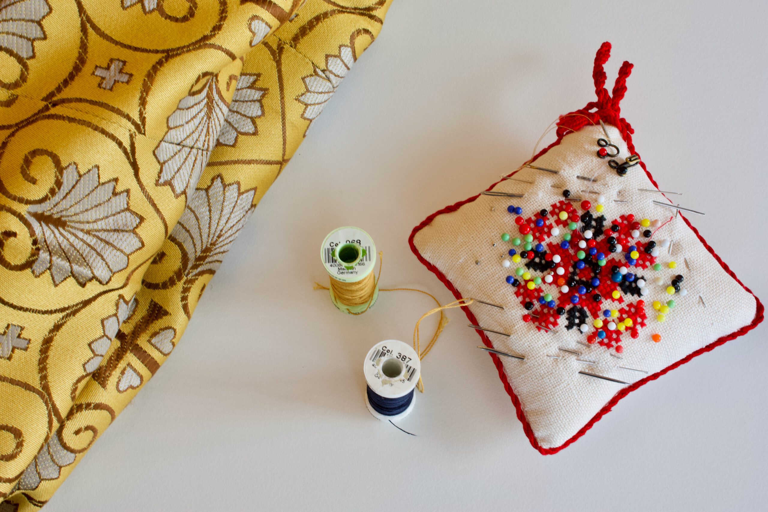 Kirkkotekstiilien korjaus on ajan pyhittämistä, joka taistelee kertakäyttökulutusta vastaan