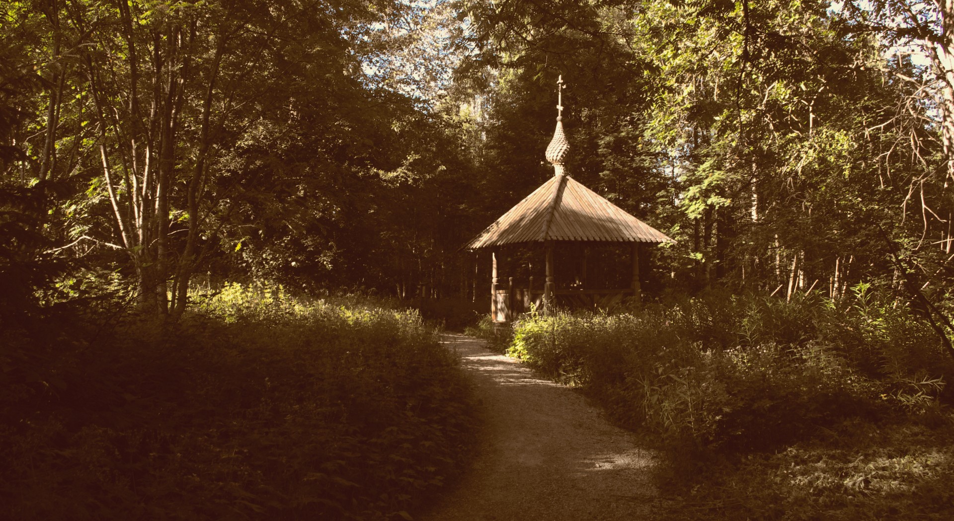 Kuhasalon luostarin muistomerkki