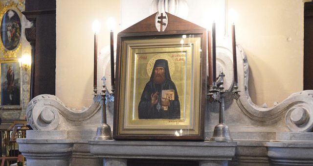 Pyhän Platon Tallinnalainen hauta Kristuksen kirkastumisen kirkossa Tallinnassa