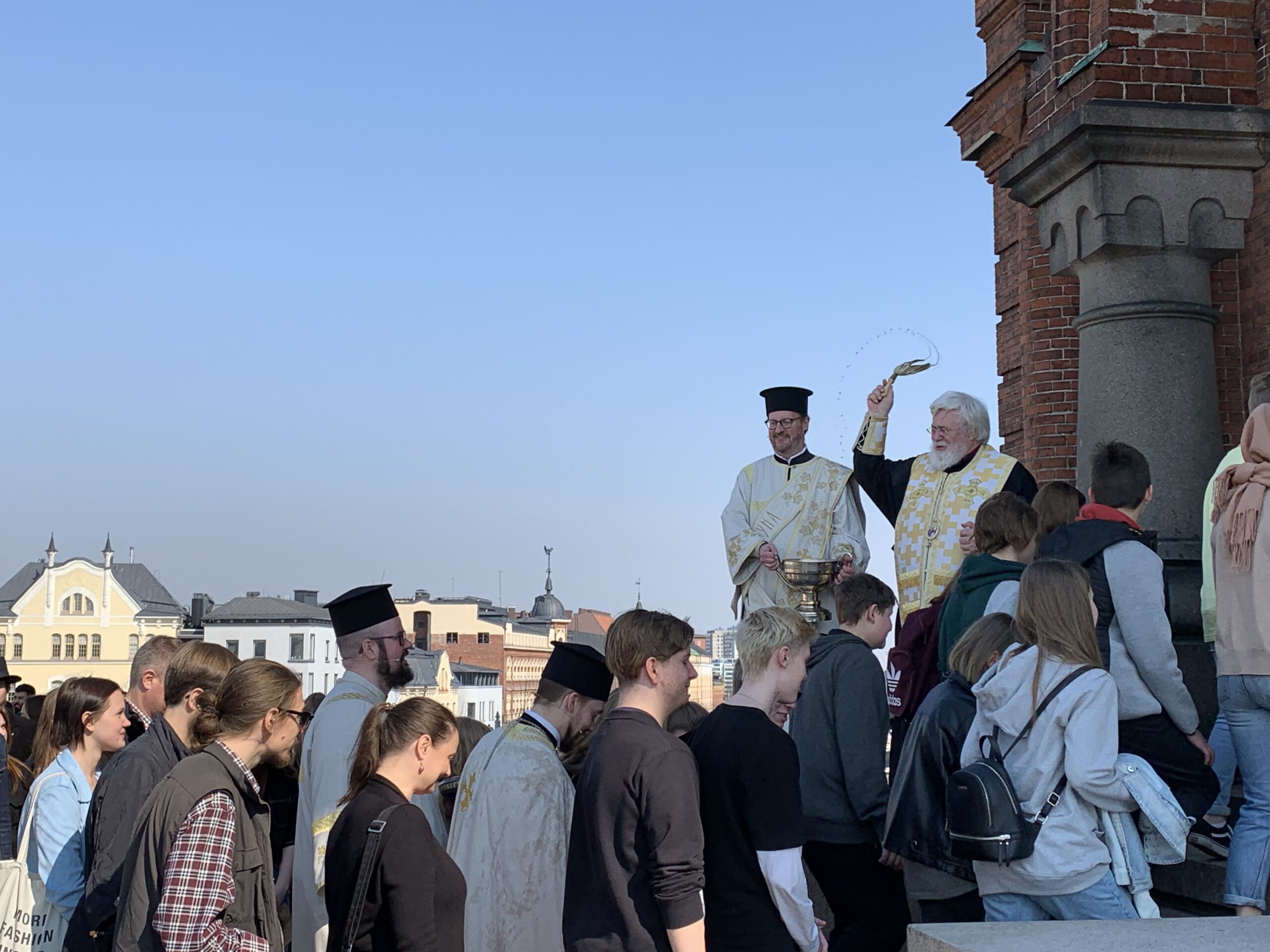 Opettajat nousivat puolustamaan koululaispalveluksia