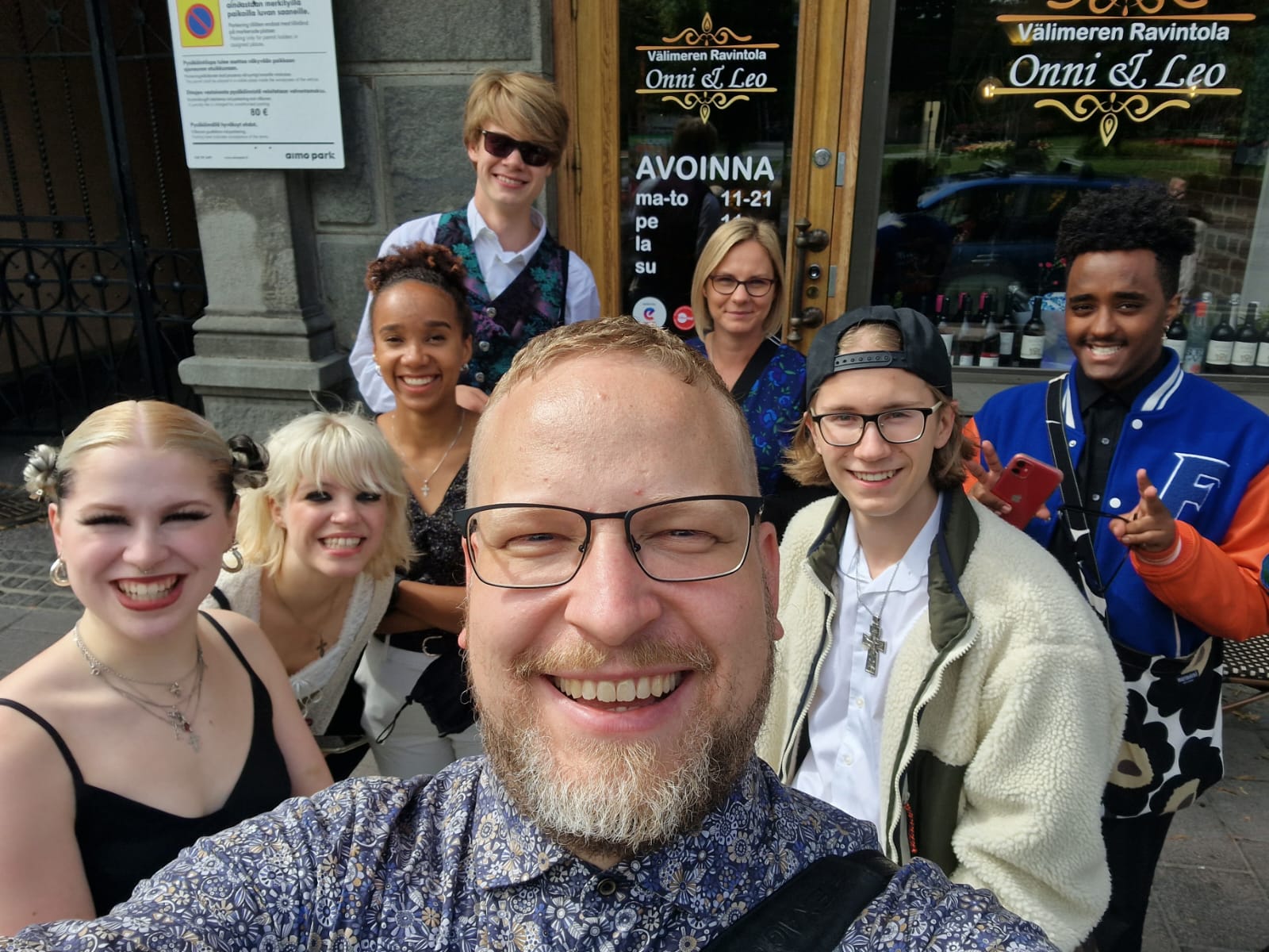 Nuorilta ei pidä odottaa yksipuolista sitoutumista kirkkoon, ja kun kipinä syttyy, sitä pitää ruokkia