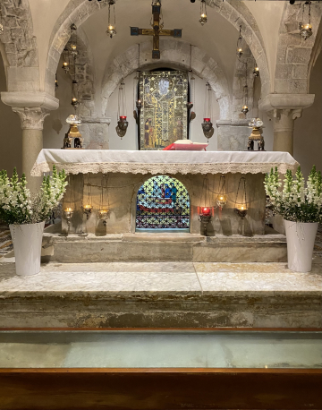 Pyh&auml;n Nikolaos Ihmeidentekij&auml;n reliikkien kunnioittaminen oli yksi matkan kohokohdista.