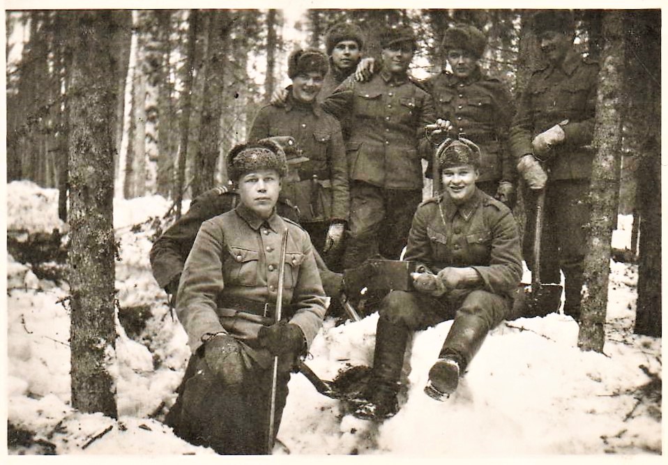 Onnin matka kotiin kesti lähes 80 vuotta – nuori alikersantti katosi Karjalan kannaksen tulimyrskyssä