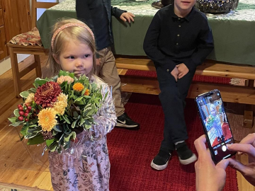 Silvia-tytt&ouml; odottaa patriarkkaa