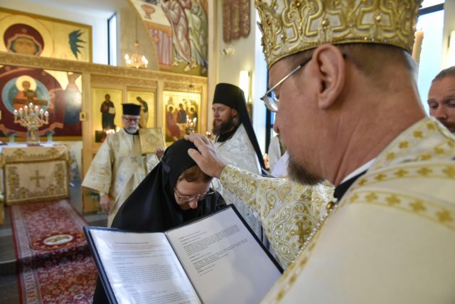Metropoliitta Arseni asettaa nunna Ksenian igumeniaksi 2023
