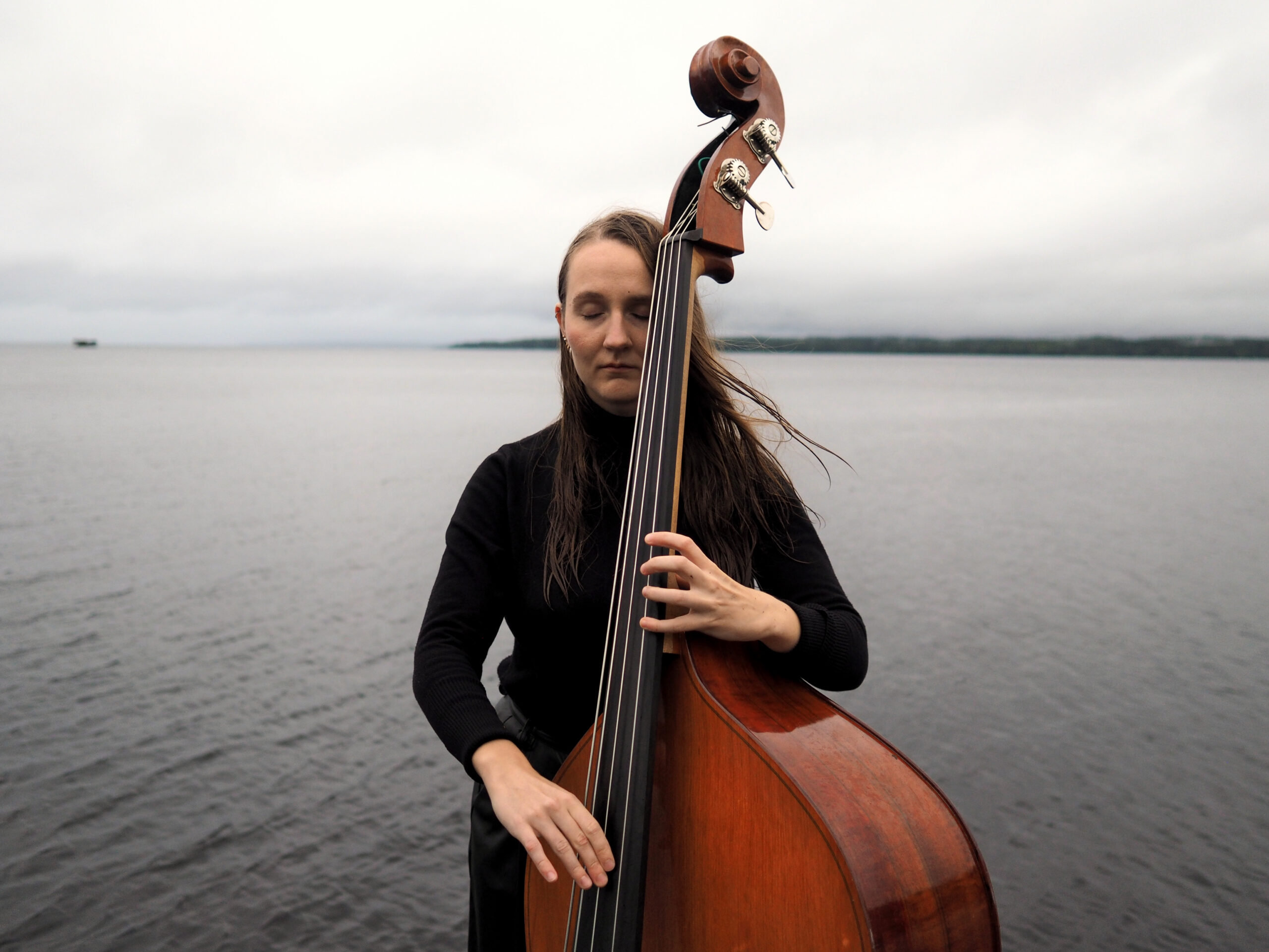 Rukousta kontrabassolla