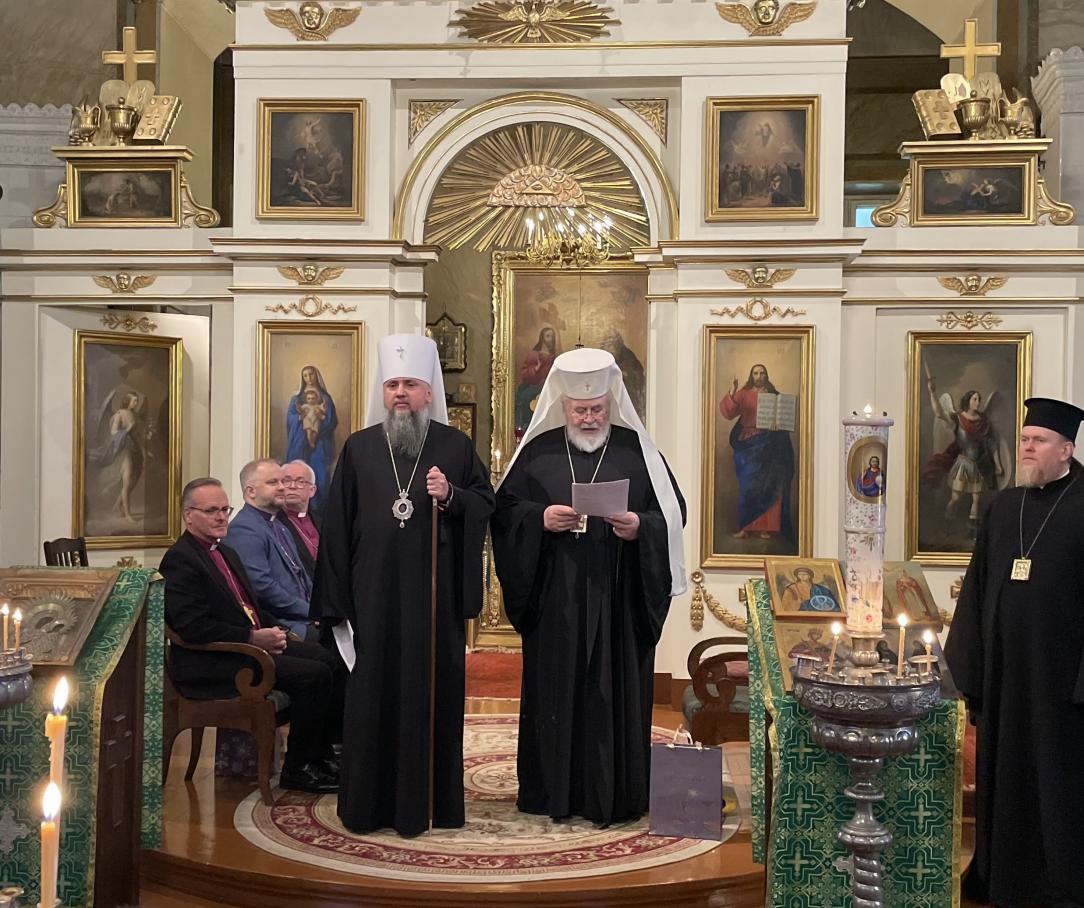 Metropoliitta Epifani ja arkkipiispa Leo Turun ortodoksisessa kirkossa joulukuussa 2023