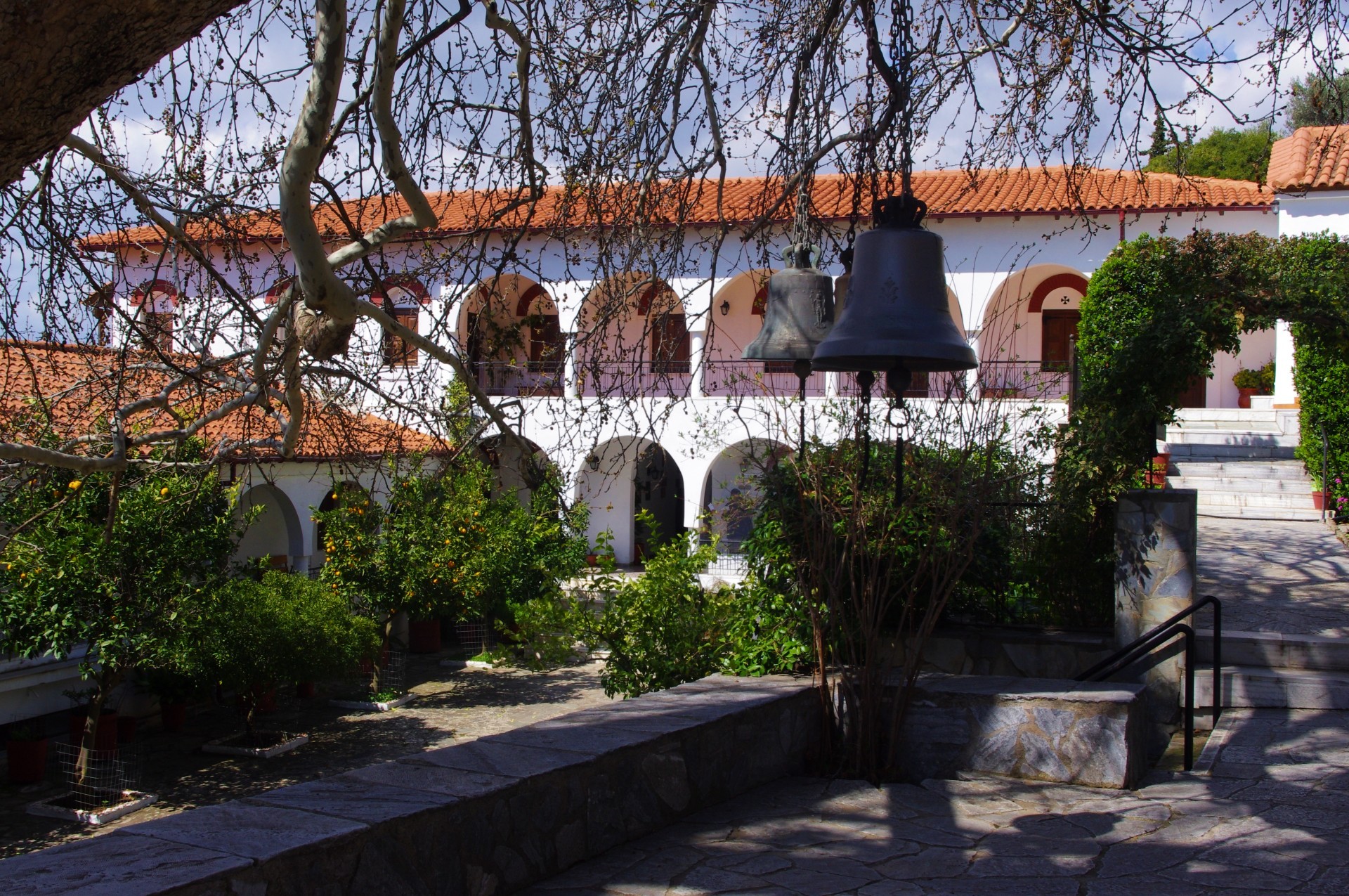 Vanhus Porfyrioksen jäljillä Kreikan Evialla – hurja automatka, joka kannatti tehdä