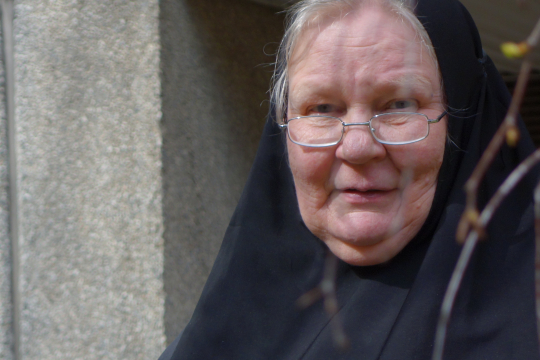 Nunna Elisabet lähikuvassa 2024