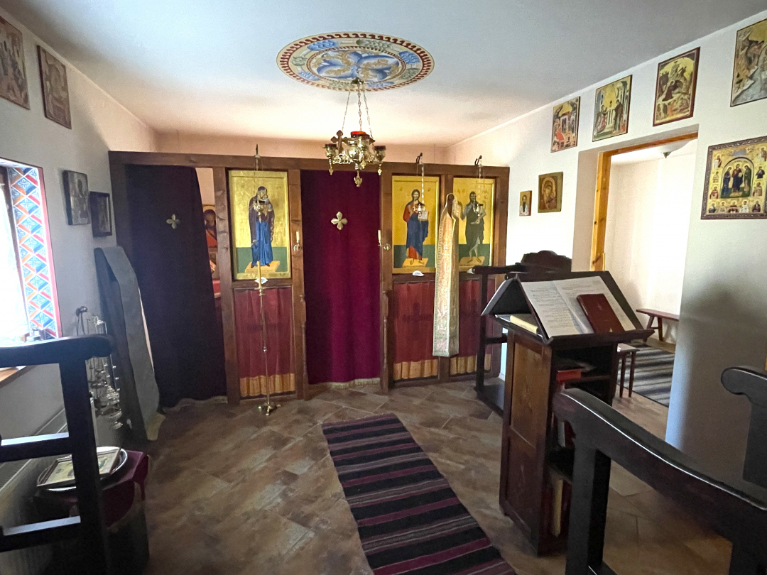 Reomäen luostari sisältä