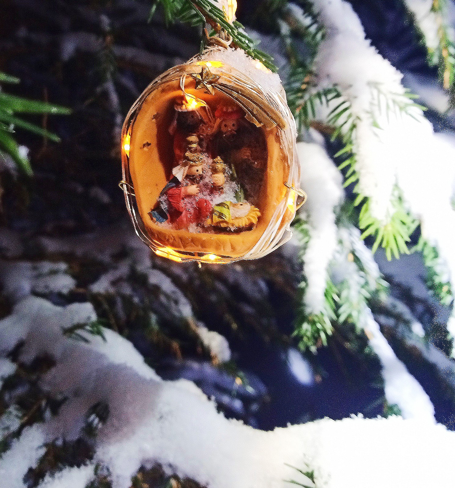 Jouluevankeliumi pähkinänkuoressa – Tuupovaaran seimet kertovat paitsi Kristuksen syntymästä, myös yhteisöllisyydestä