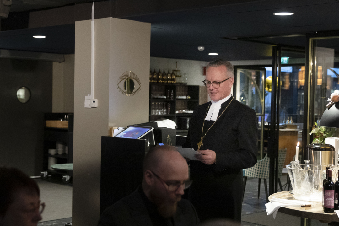 Arkkipiispa Tapio Luoma pit&auml;m&auml;ss&auml; puhetta