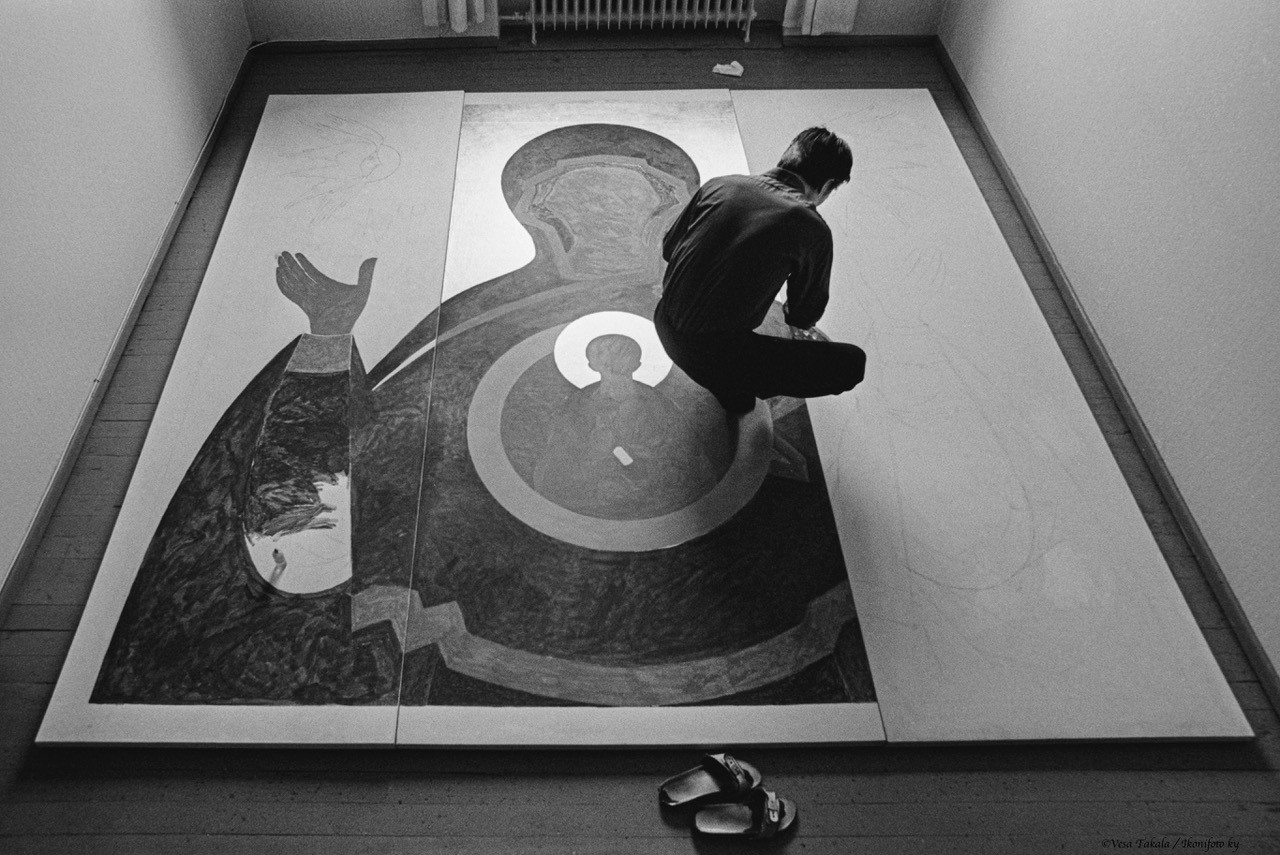 Isä Vesa Takalan valokuvanäyttely kertoo Petros Sasakin elämästä ja Lintulan luostarin alttari-ikonin maalaamisesta