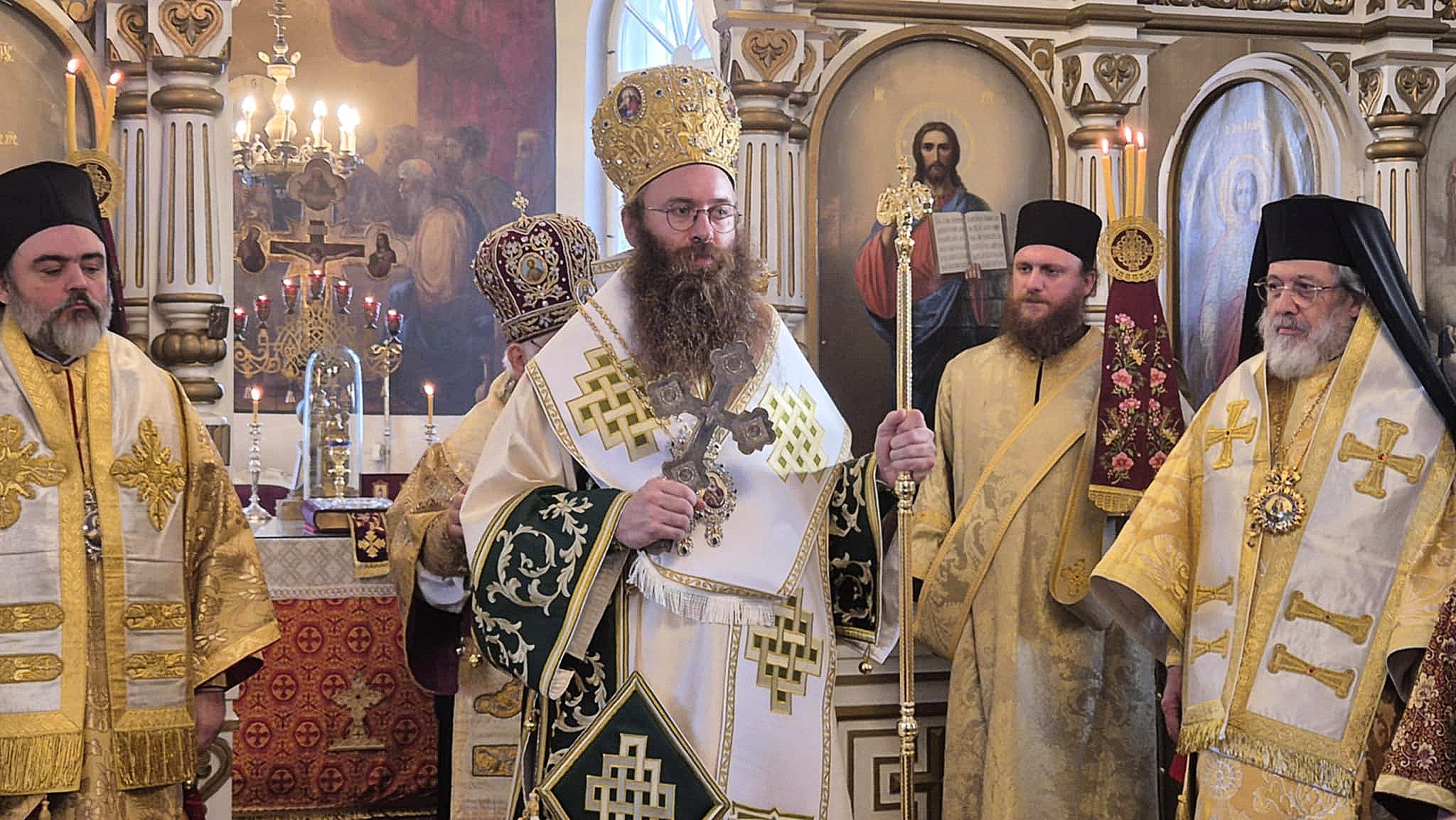 Vasta vihitty piispa Damaskinos