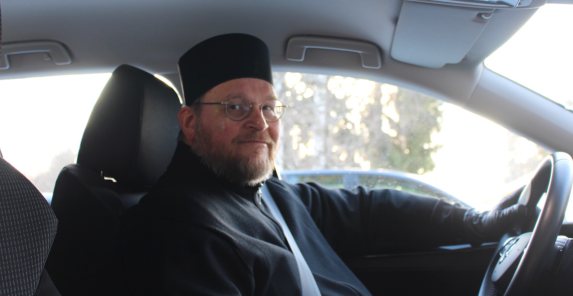 Kaasua, rovasti Järvelin! Polttoaineeksi vaihtui uusiutuva biokaasu – arjen valinnoilla eletään uskoa todeksi