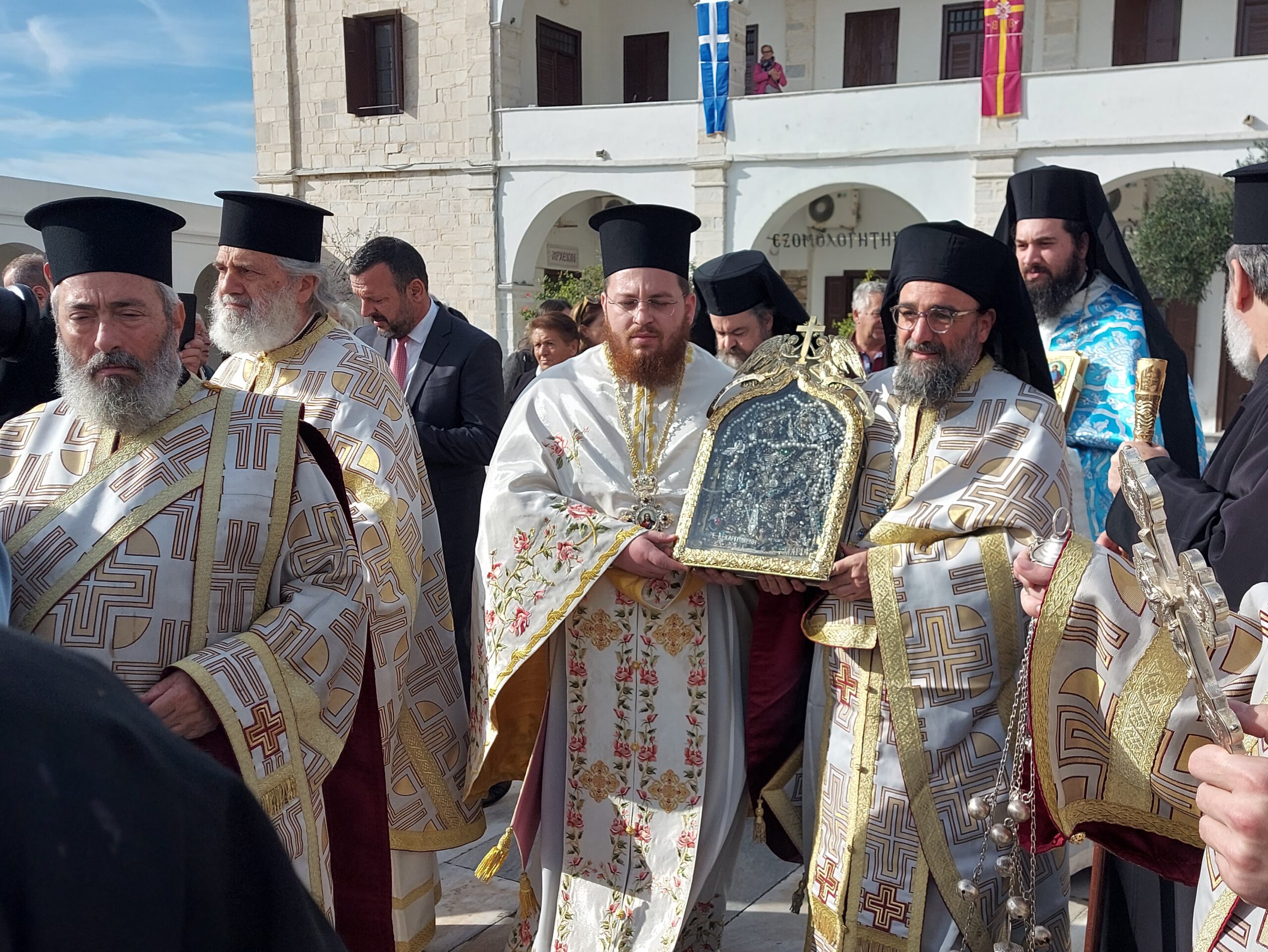 Neitsyt Maria opasti ikoninsa luo – Tinoksen saaren ihmeitätekevä ikoni vetää pyhiinvaeltajia puoleensa