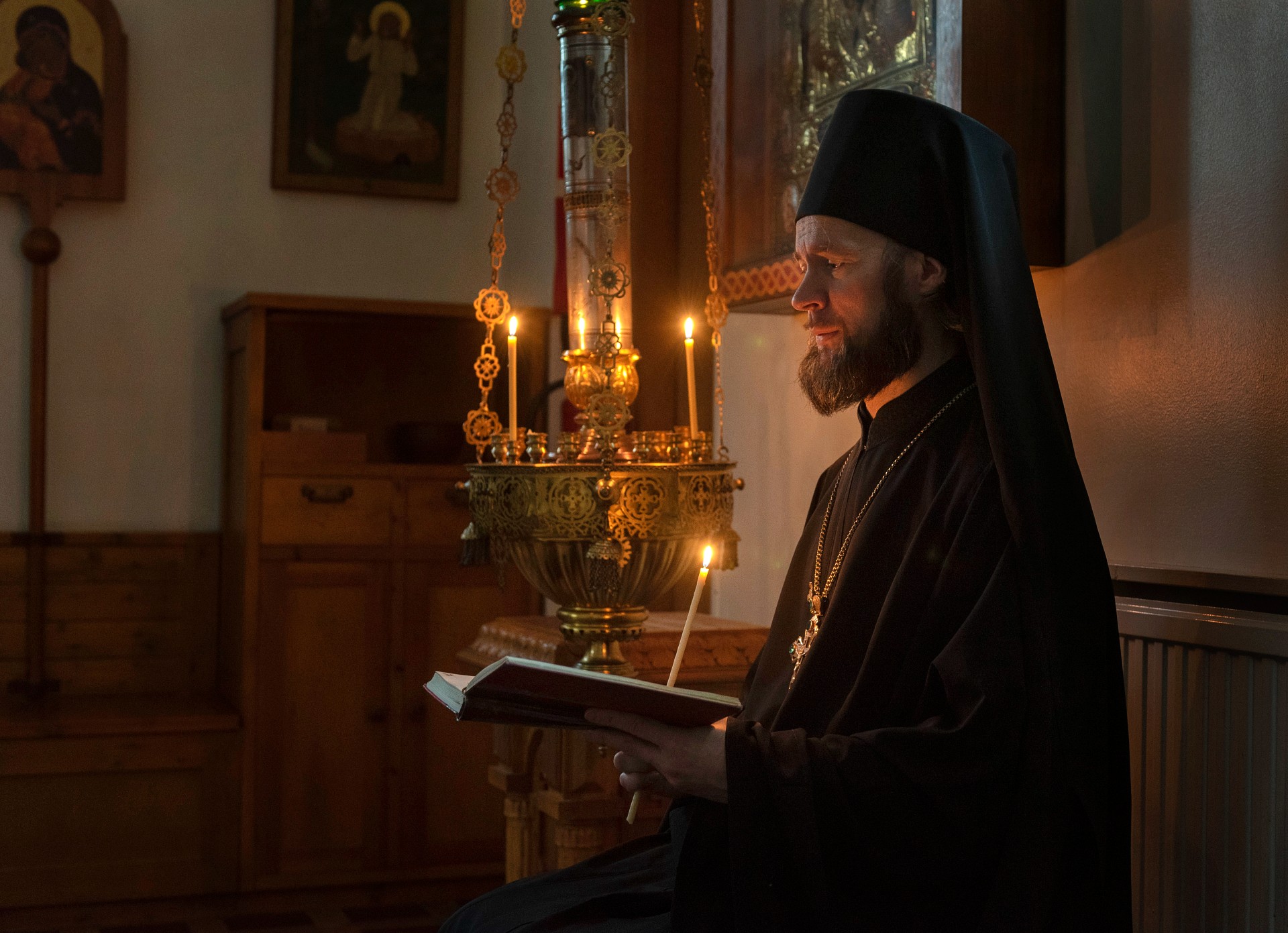 Hiljaisuutta vai somea? Igumeni Mikael tunnistaa hyödyt ja riskit, ja joskus saa myös ”kadota”